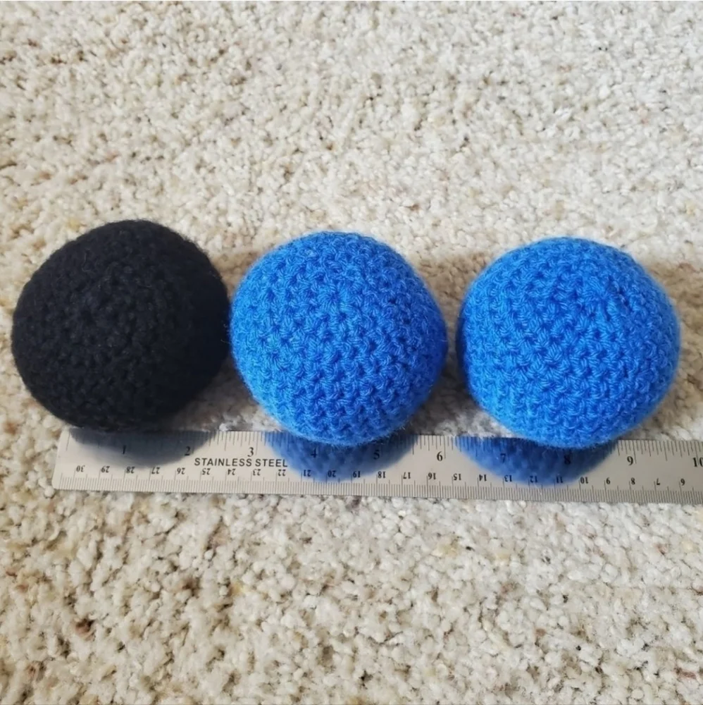 Non squeaky crochet dog cat toy. 3 non squeaky balls. Homemade no pop crochet
